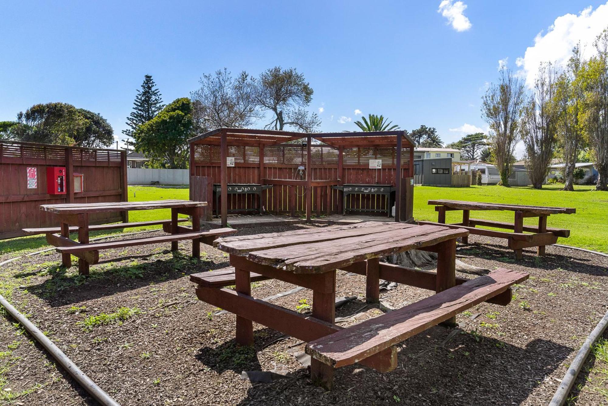 Port Waikato Holiday Park Exterior foto