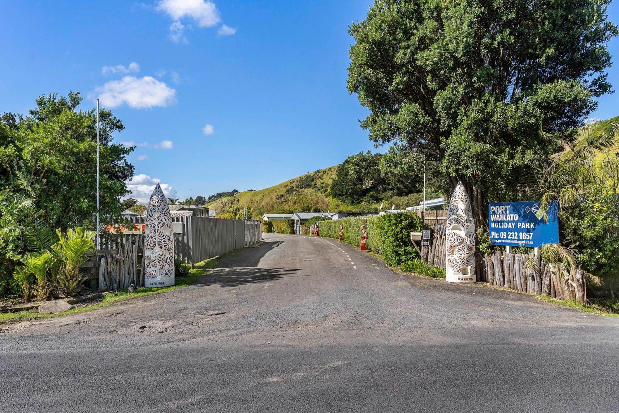 Port Waikato Holiday Park Exterior foto